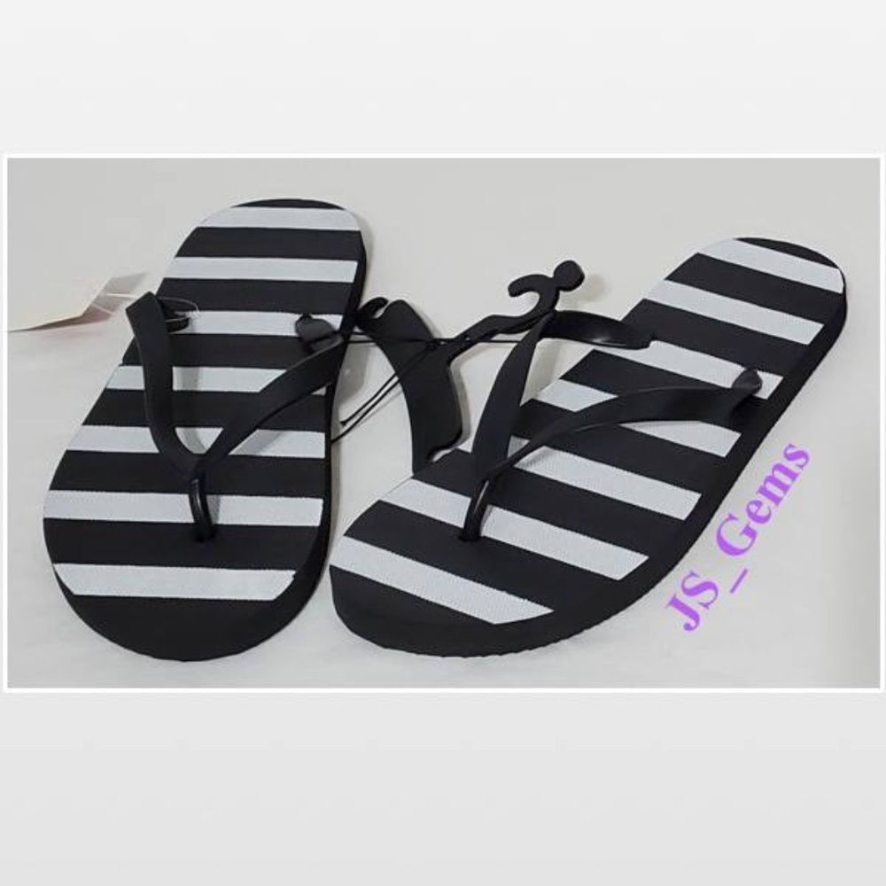 New Women Flip Flops Black & White Striped Sandals Medium 7/8